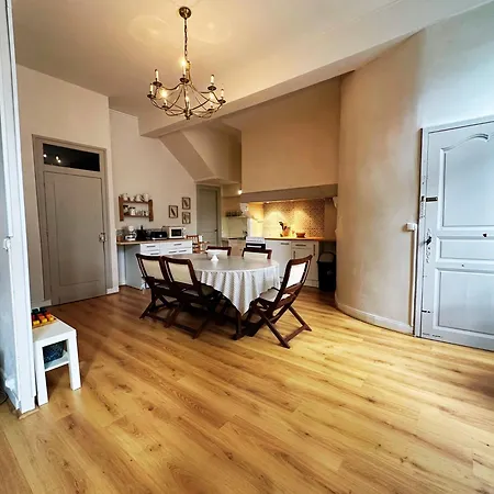 Nyaraló Maisonnette A Bielle, 2 A 4 Personnes